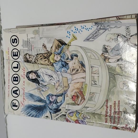 Fables Volumes 1 - 5 - Picture 2 of 15